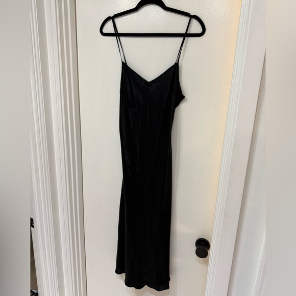 Reformation Dresses & Skirts - Reformation Black 100% Silk Dress Size 6 $298